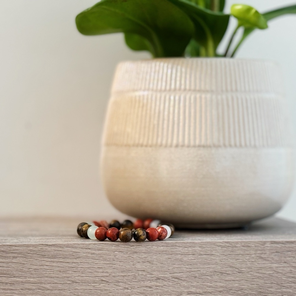 Tiger Eye, Red Jasper and Clear Quartz (8mm) | Handmade Elastic Crystal Bracelet